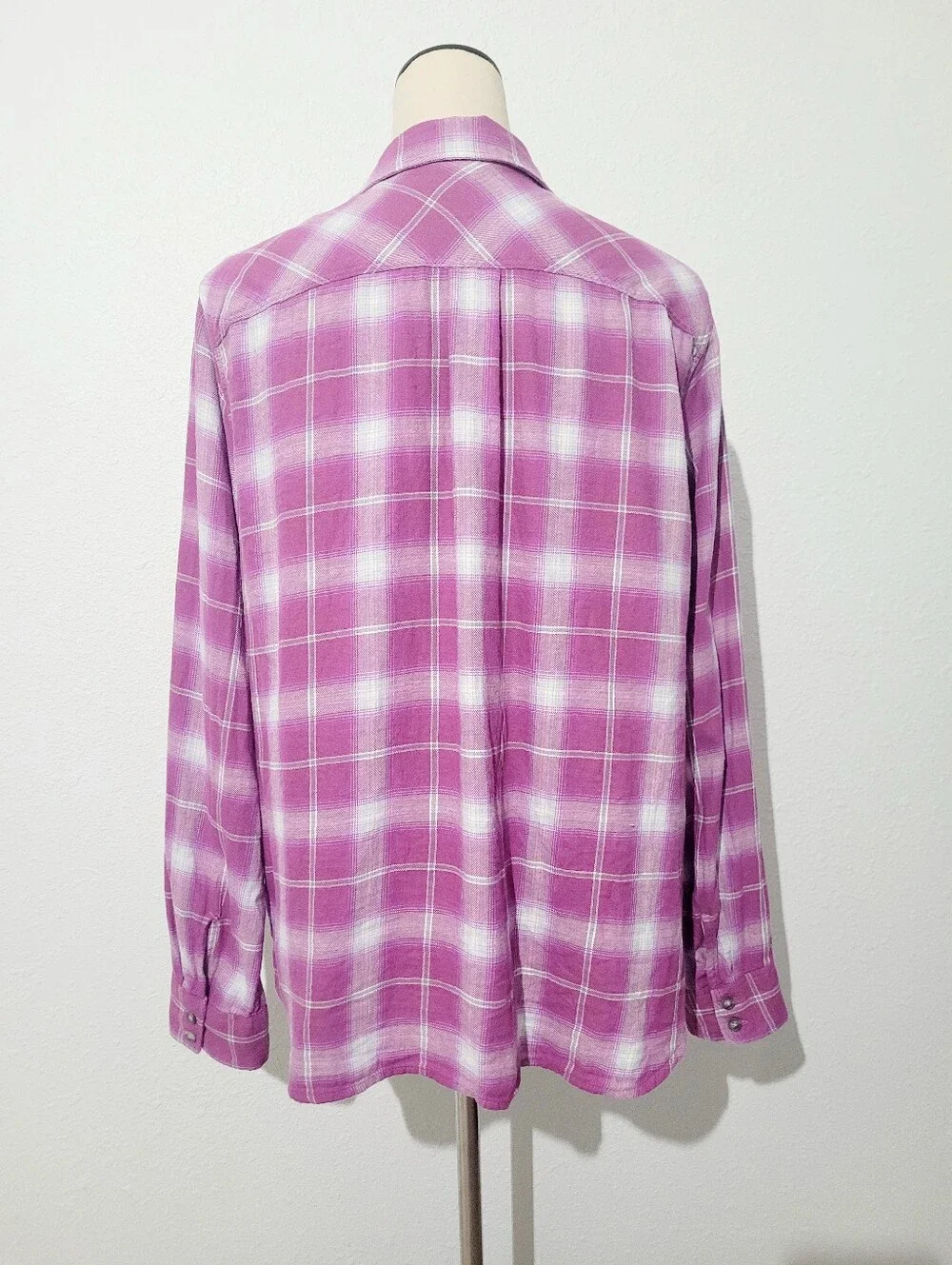 Eddie Bauer Women’s Size XL Pink Plaid Flannel Shirt 100% Cotton Button Front - Picture 5 of 11